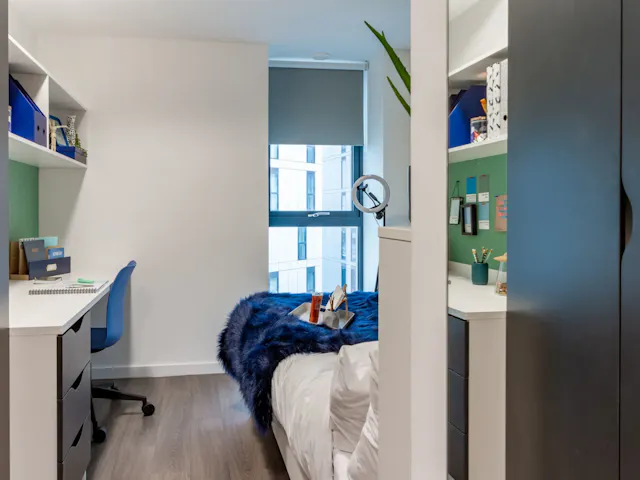 Skyline Silver En Suite room image 2