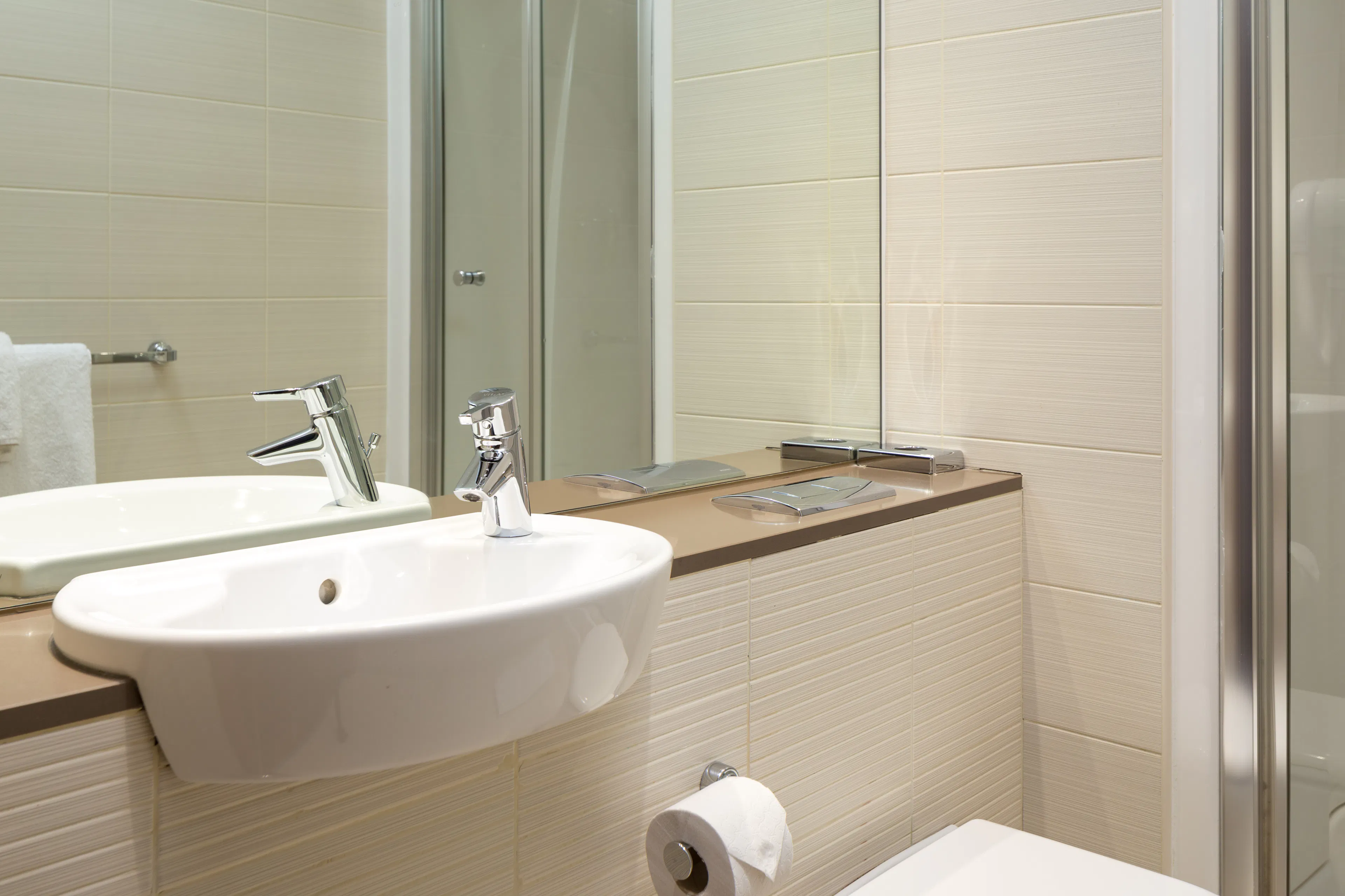 Smart Apartment BATHROOM 4