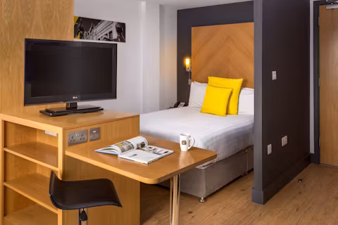 iconinc-leeds-city-west-leeds-ROOM