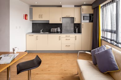 Iconinc - Leeds City West - Smart Apartment