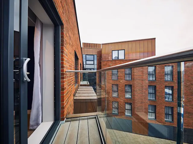 Smart Studio with Balcony room image 2