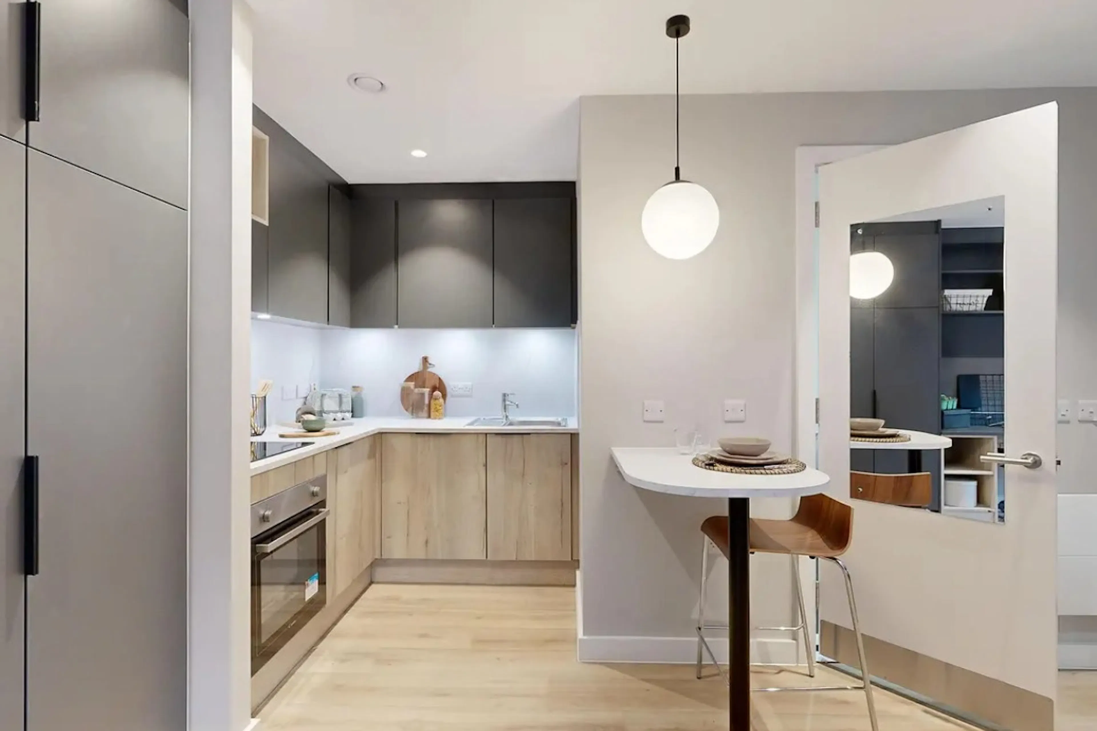 Social Studio Plus - Mid Level KITCHEN 1