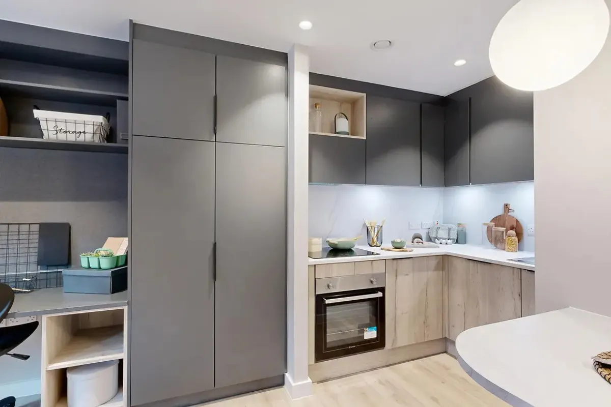 Social Studio Plus - Mid Level KITCHEN