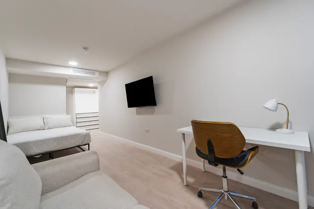 Deluxe En-suite room image 3
