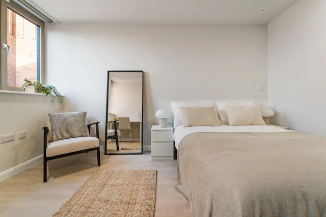 Premium En-suite room image 2