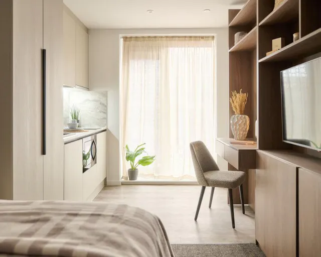 Square Gardens Silver (Floors 10 – 16) room image 1