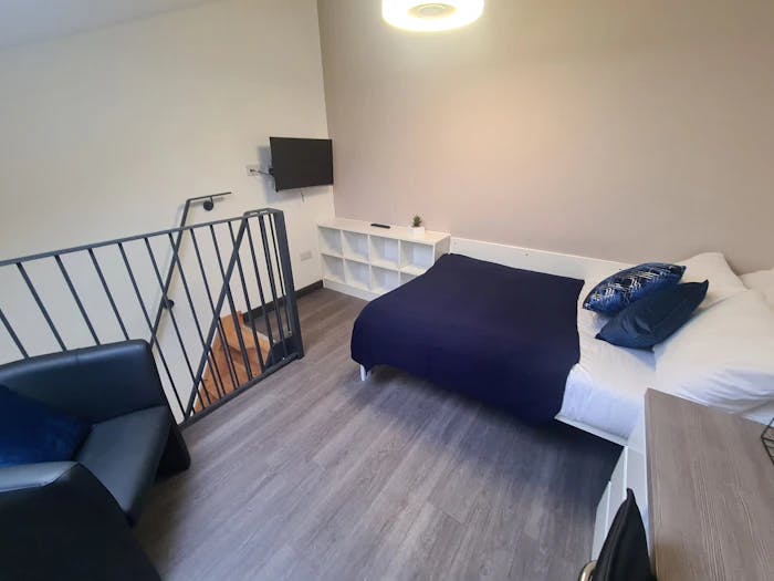 Studio Platinum - Top Floor