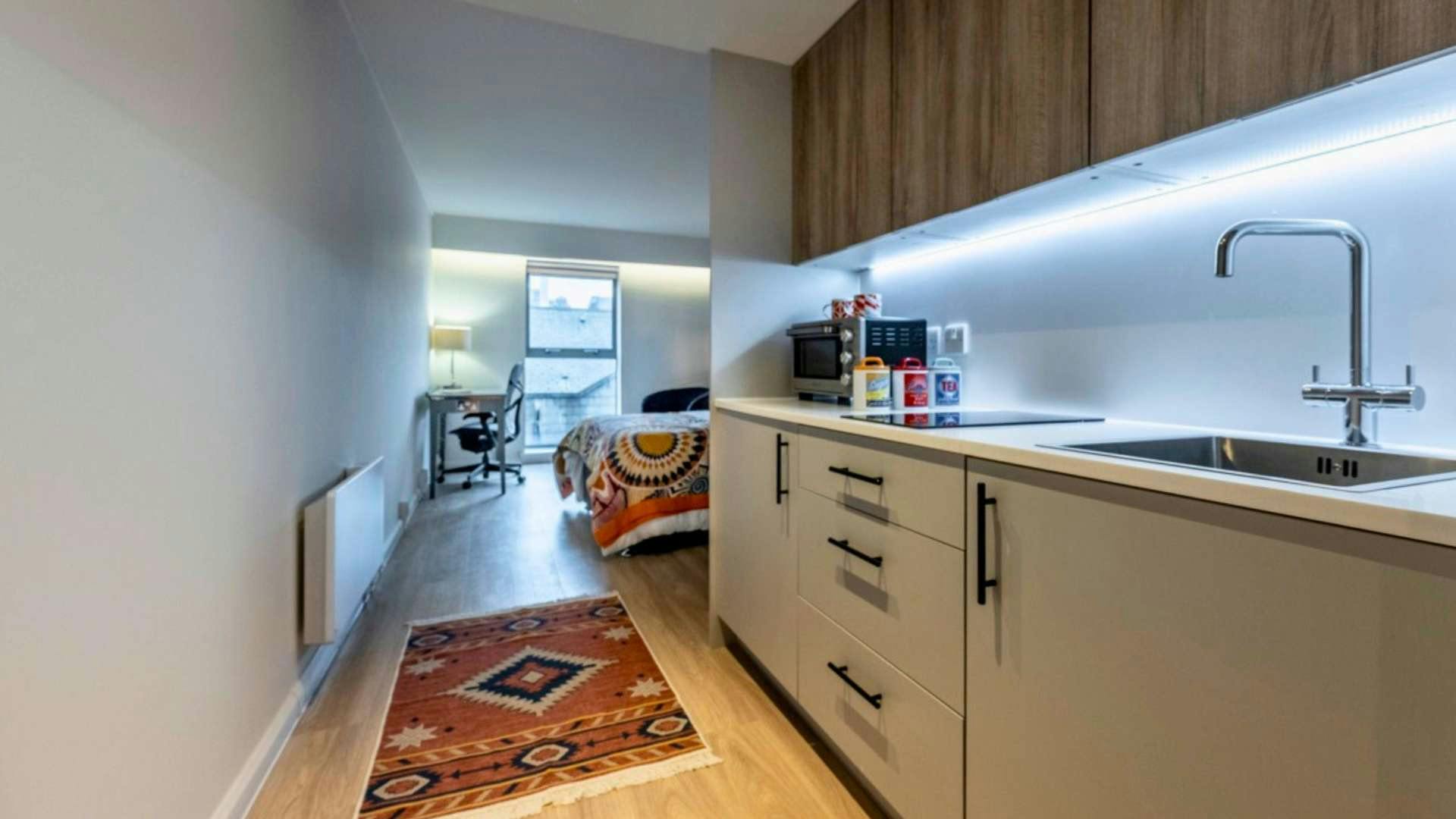 Silver Plus Studio 