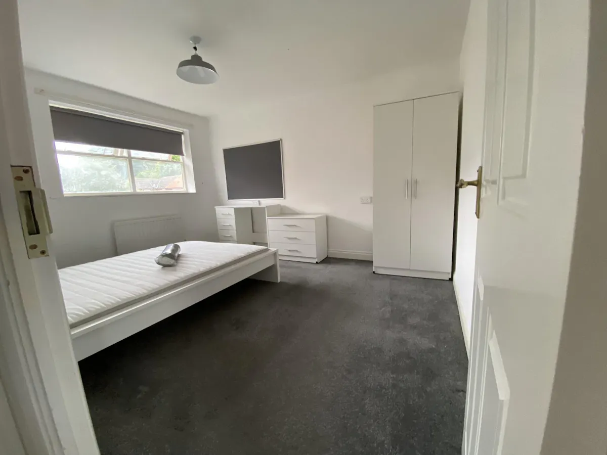 5 Bedroom Apartment ROOM