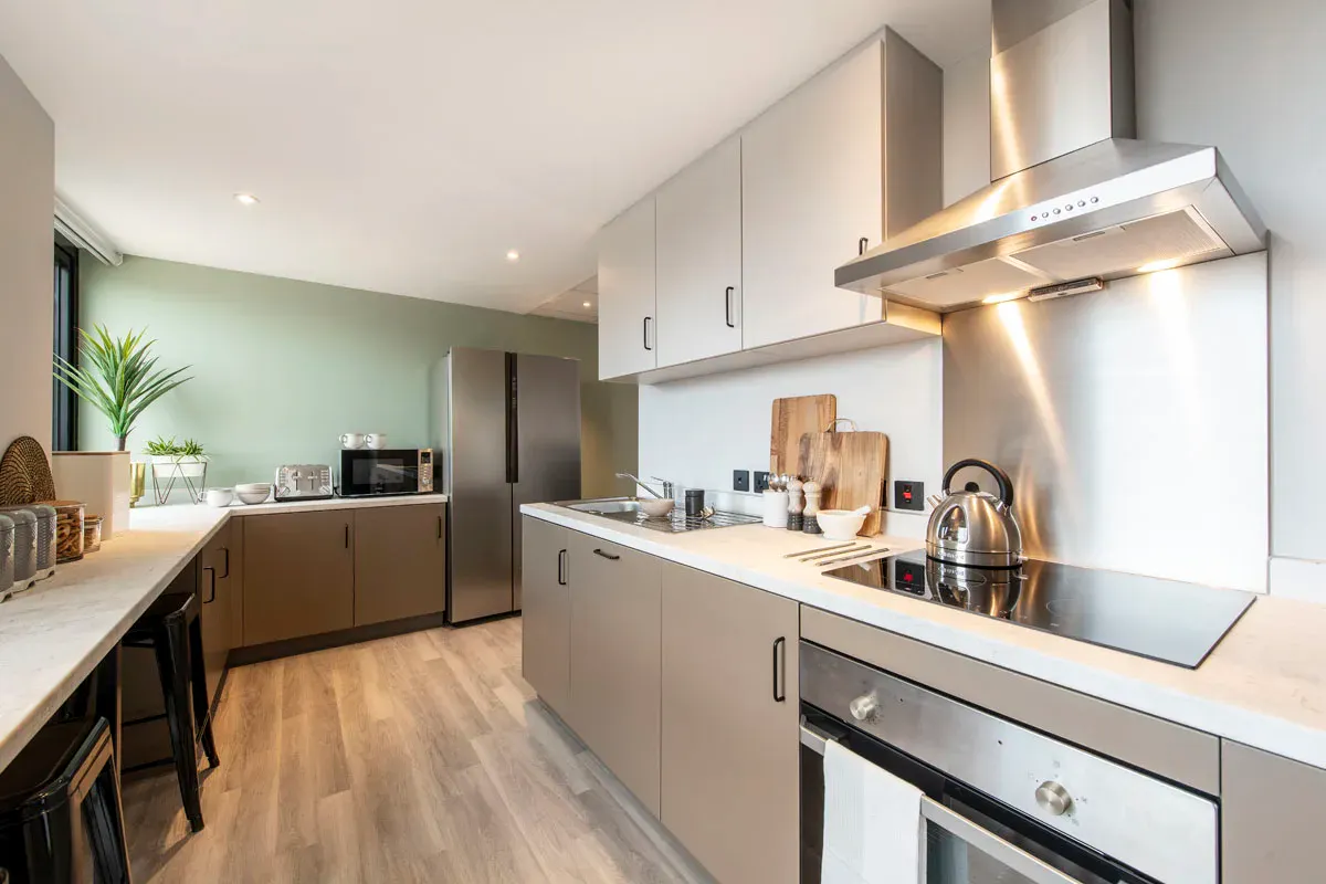 Standard 5 Bed Apartment KITCHEN 4