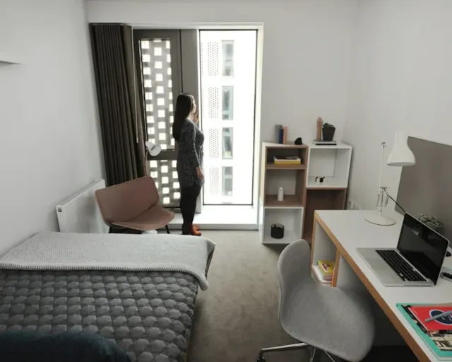 Standard En-Suite room image 2