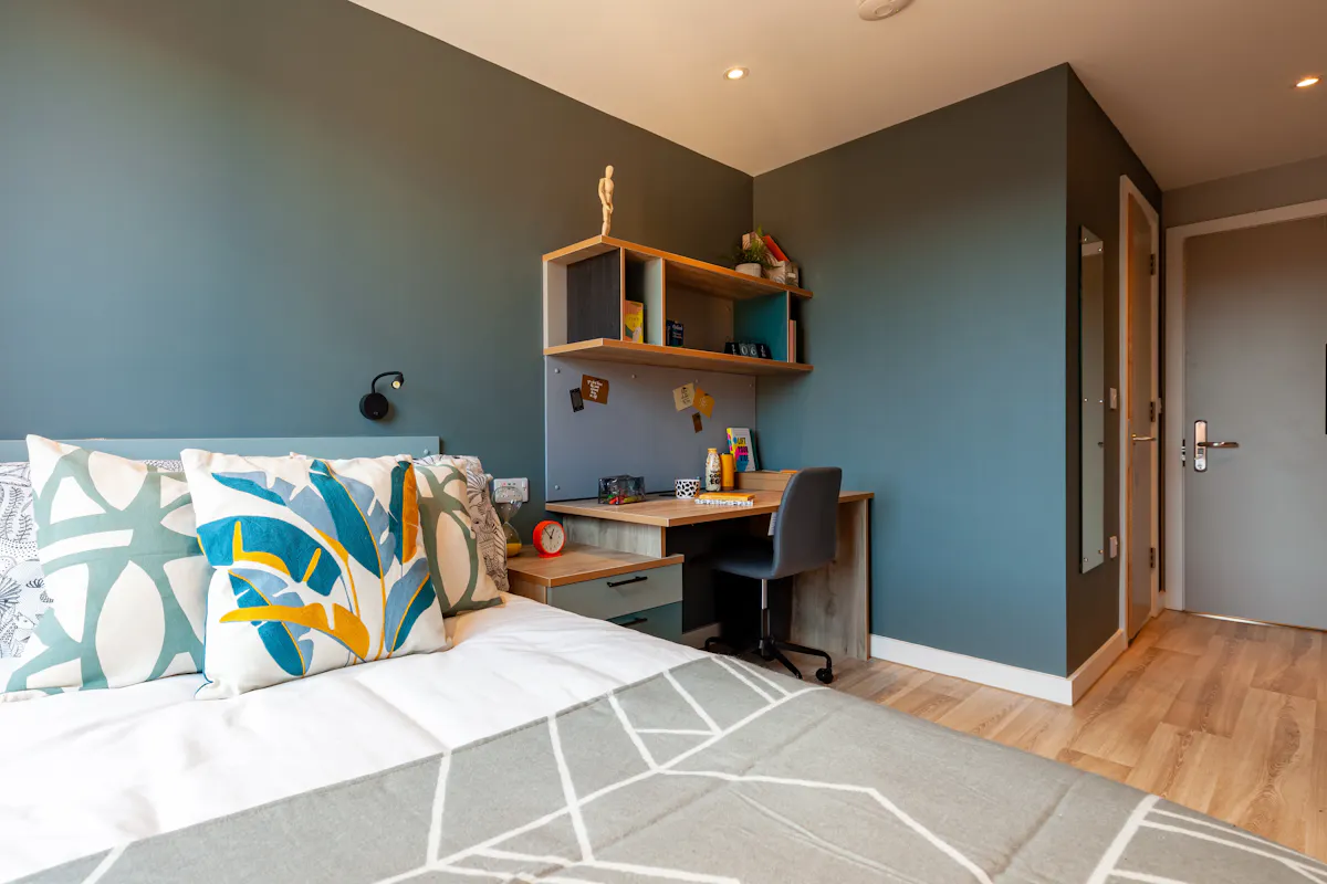 ROOM ROOM