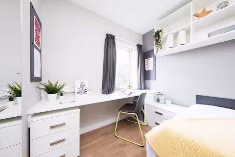 stuhomes-piccadilly-court-london-ROOM