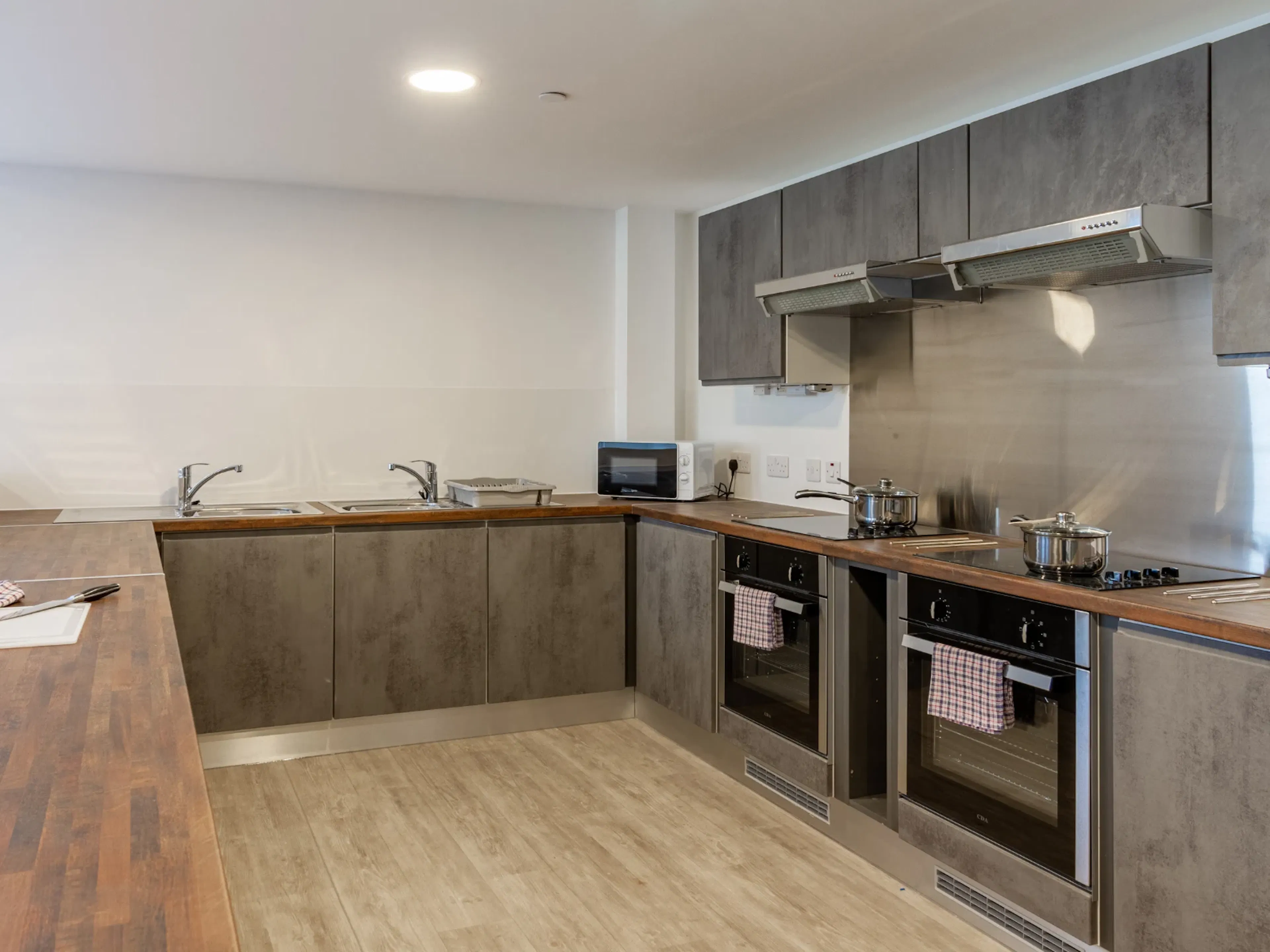Standard En Suite KITCHEN 1