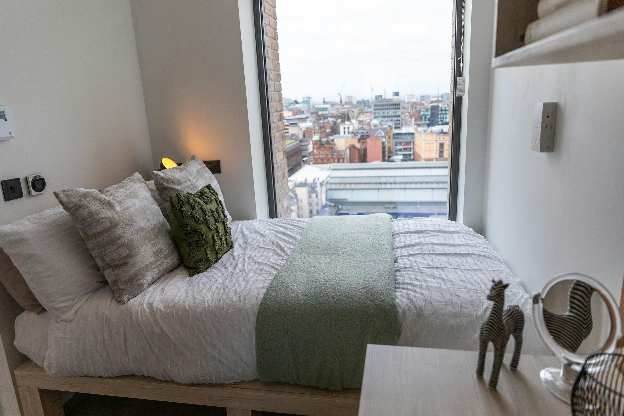 Standard Ensuite, Floors 11-16