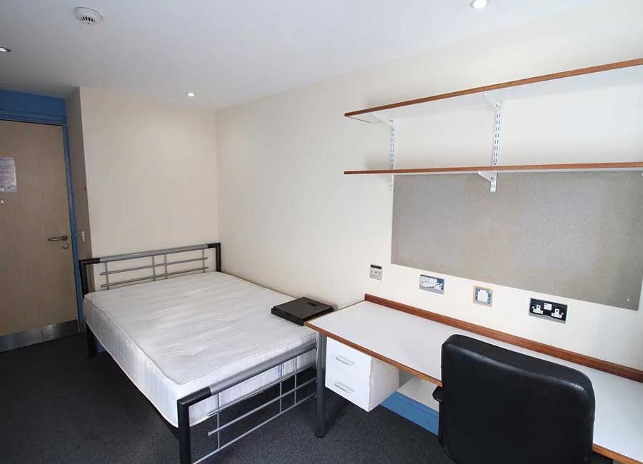 Standard Ensuite (F Hall)