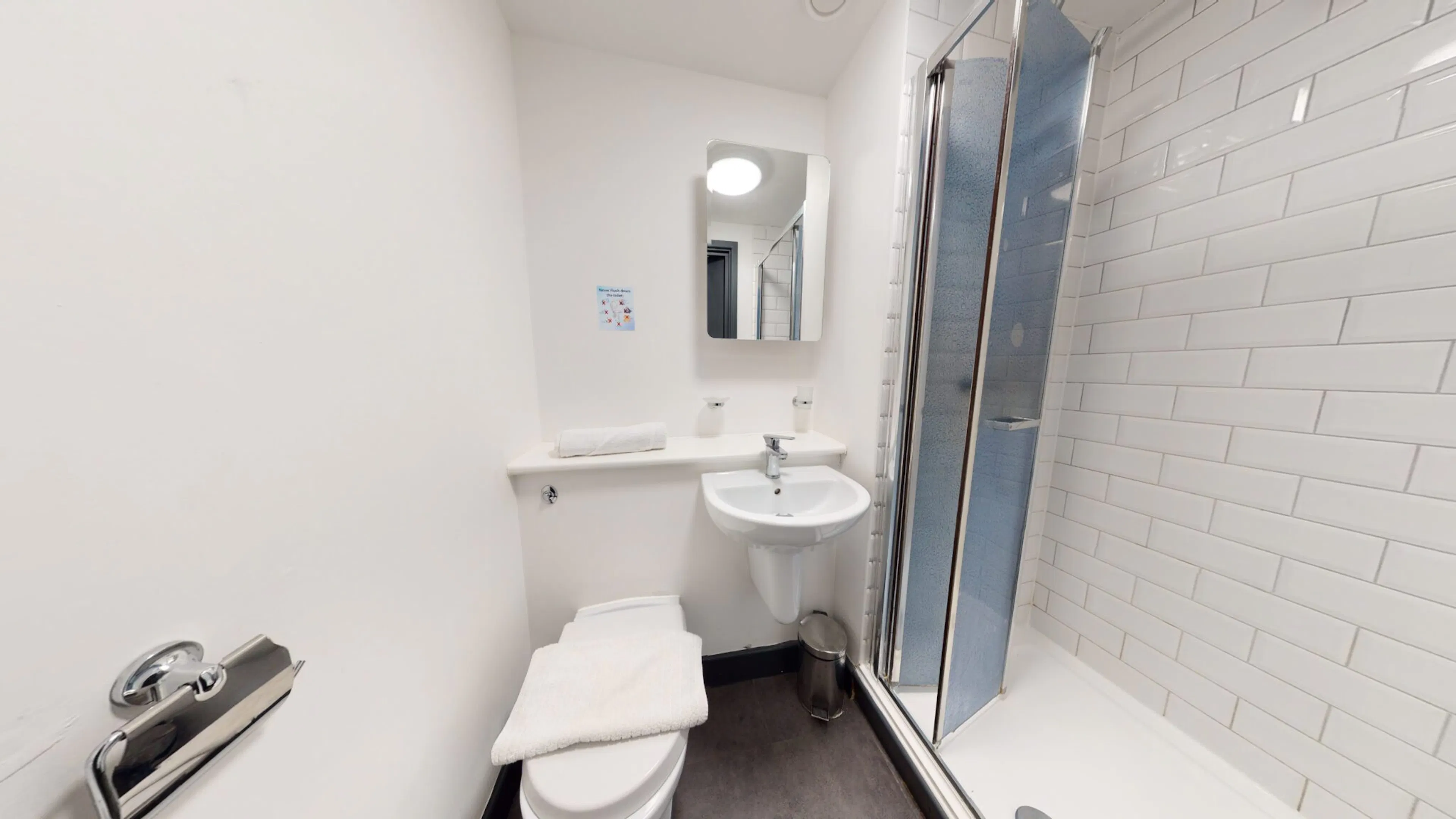 Standard Ensuite BATHROOM 3