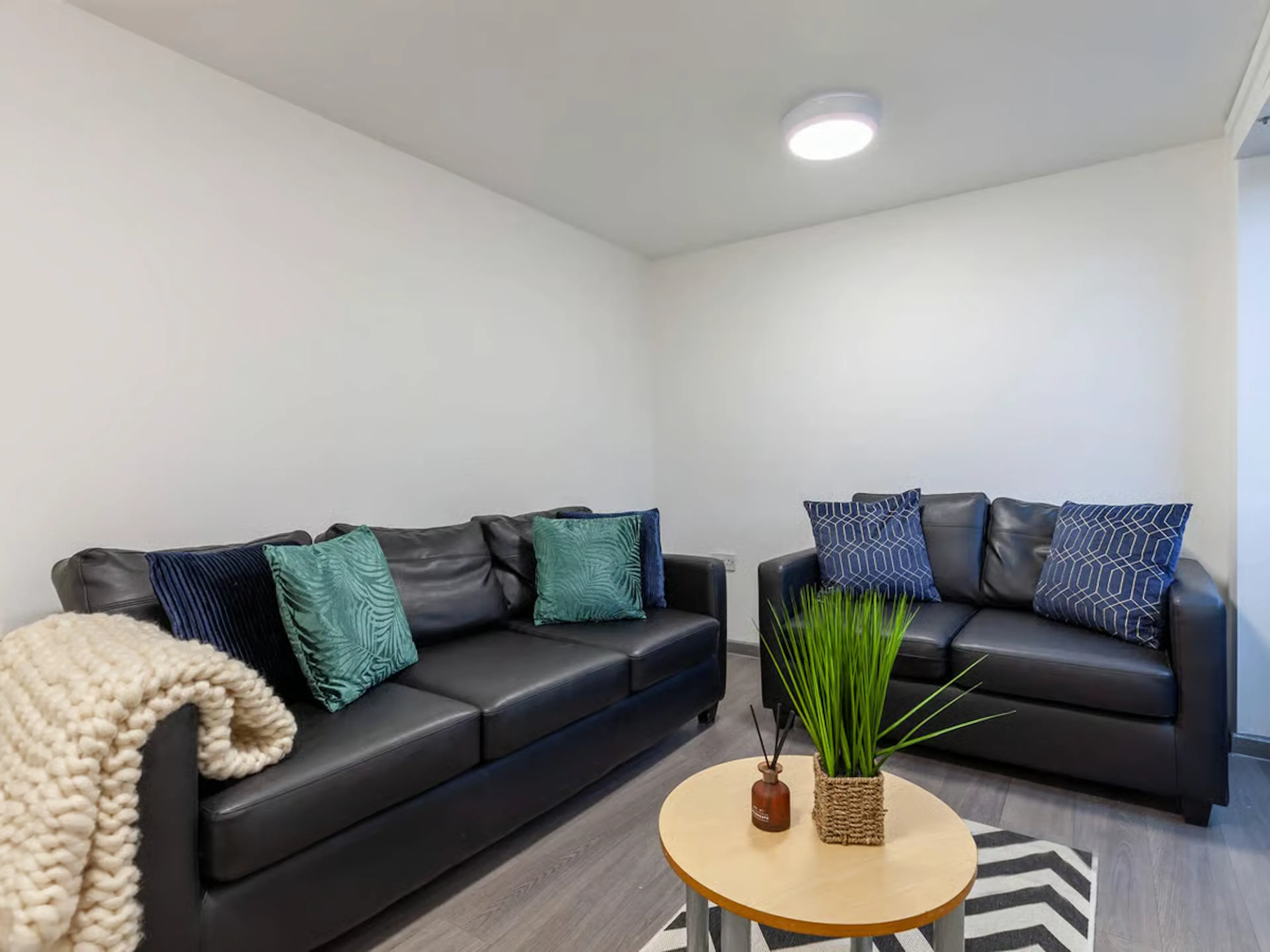 Standard Ensuite ROOM 2