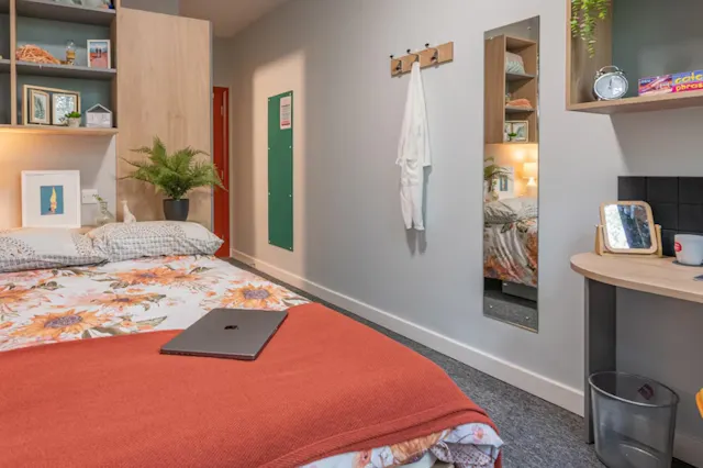 Standard Ensuite room image 2