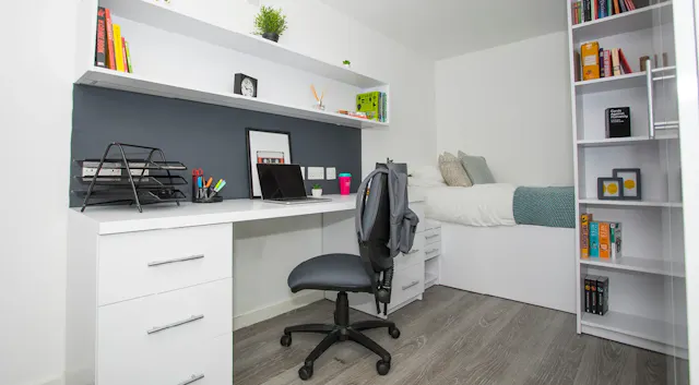 Standard Plus Studio room image 2