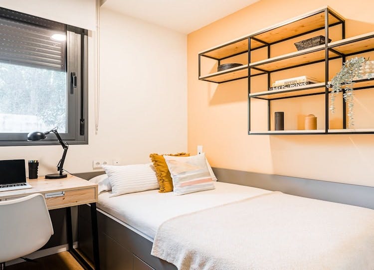 el-porvenir-seville-Standard Room (2-Bed)