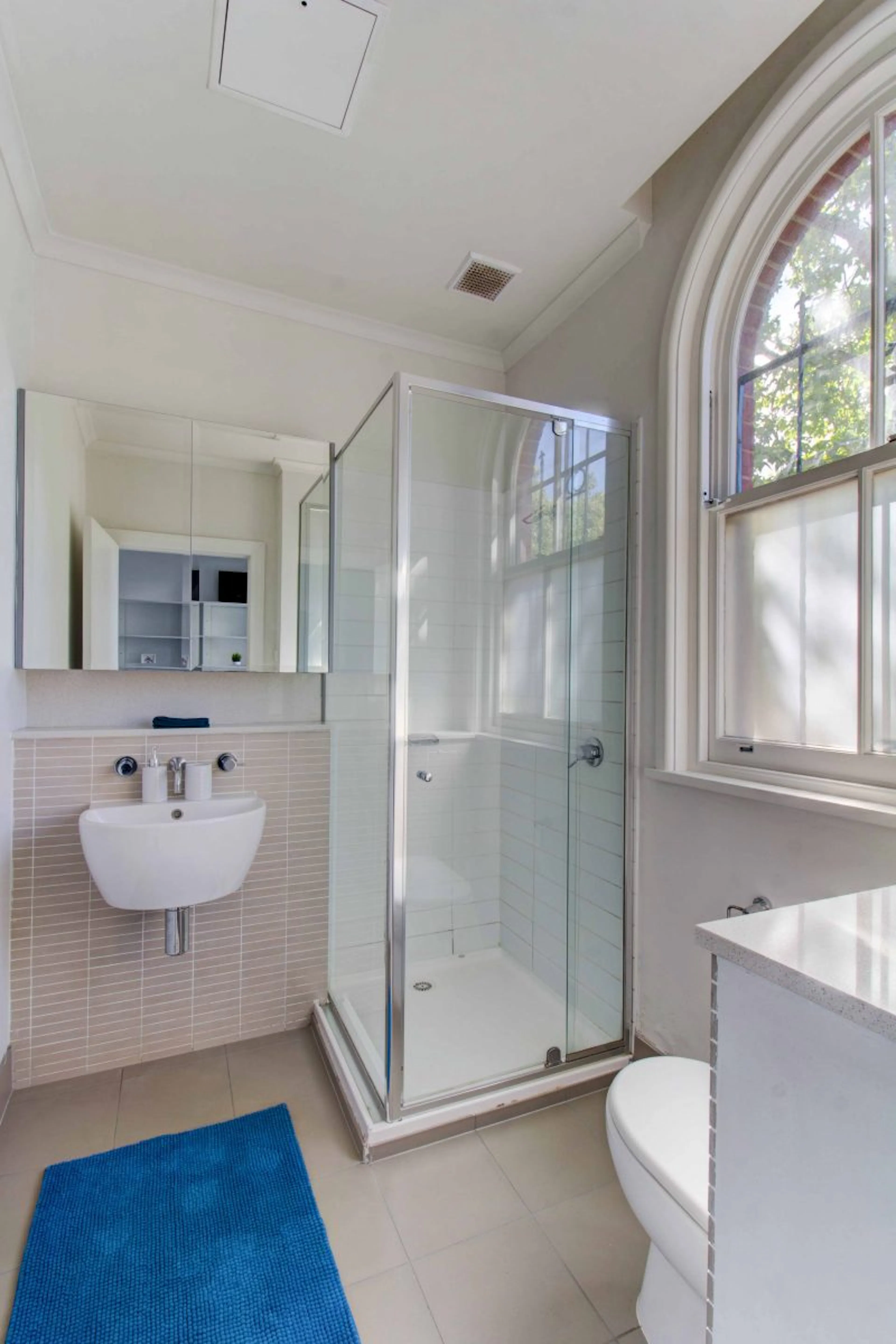 Standard Studio BATHROOM 4