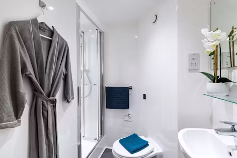 blockyard-apartments-exeter-BATHROOM
