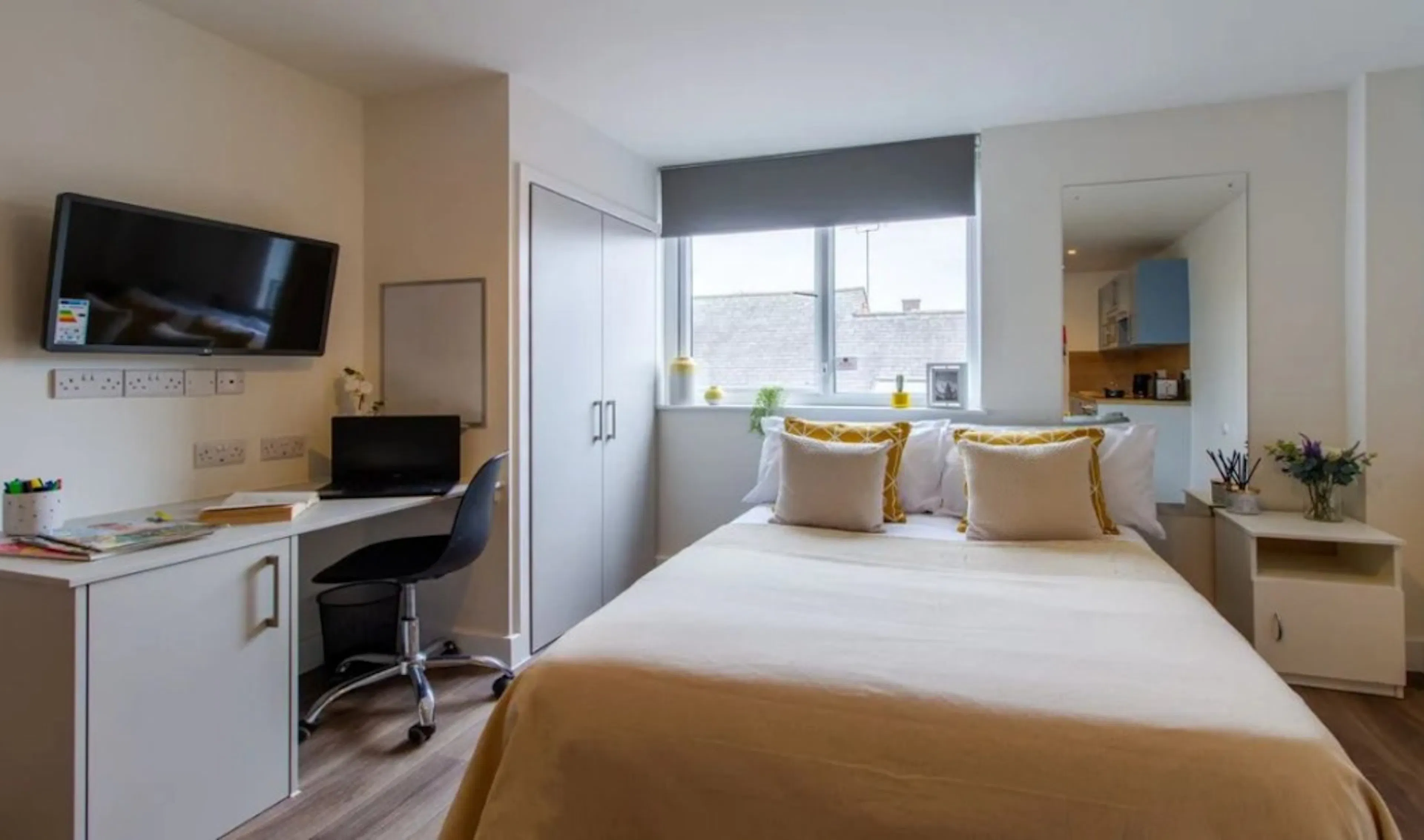 ROOM ROOM 2