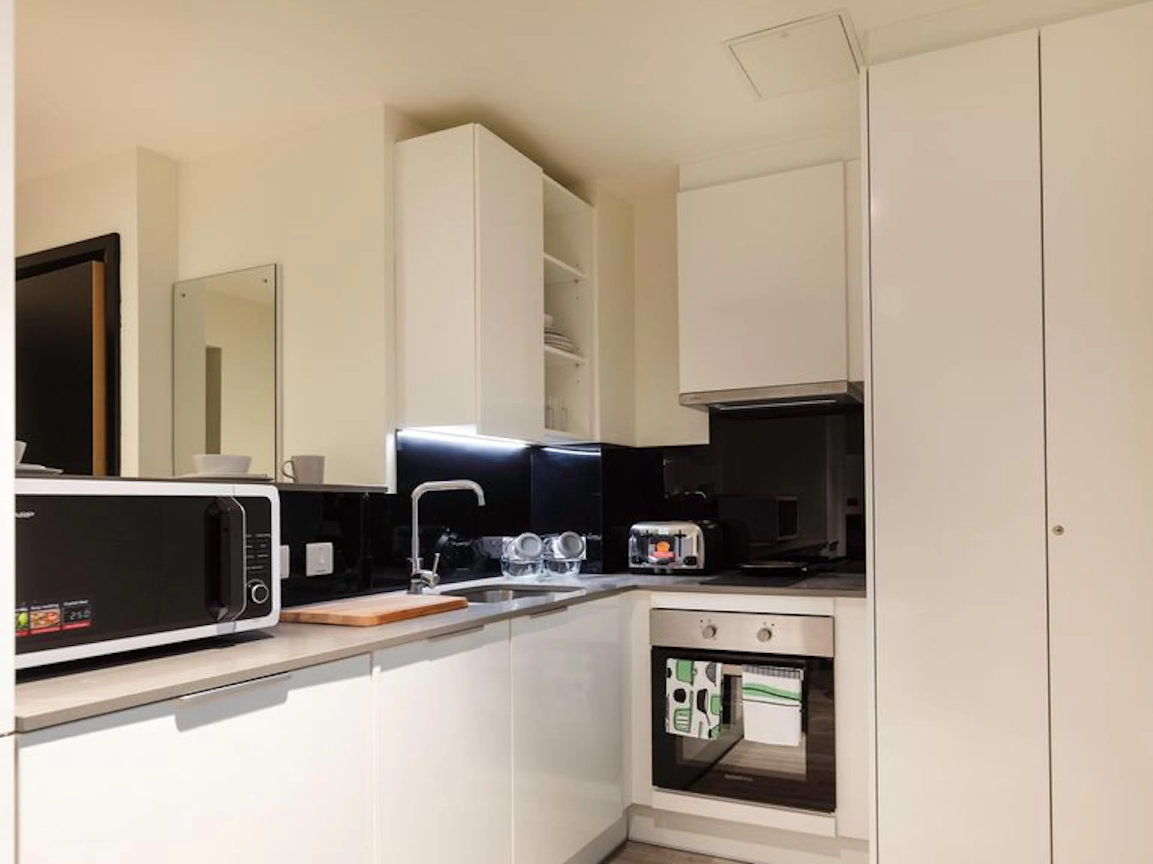 Standard KITCHEN 1