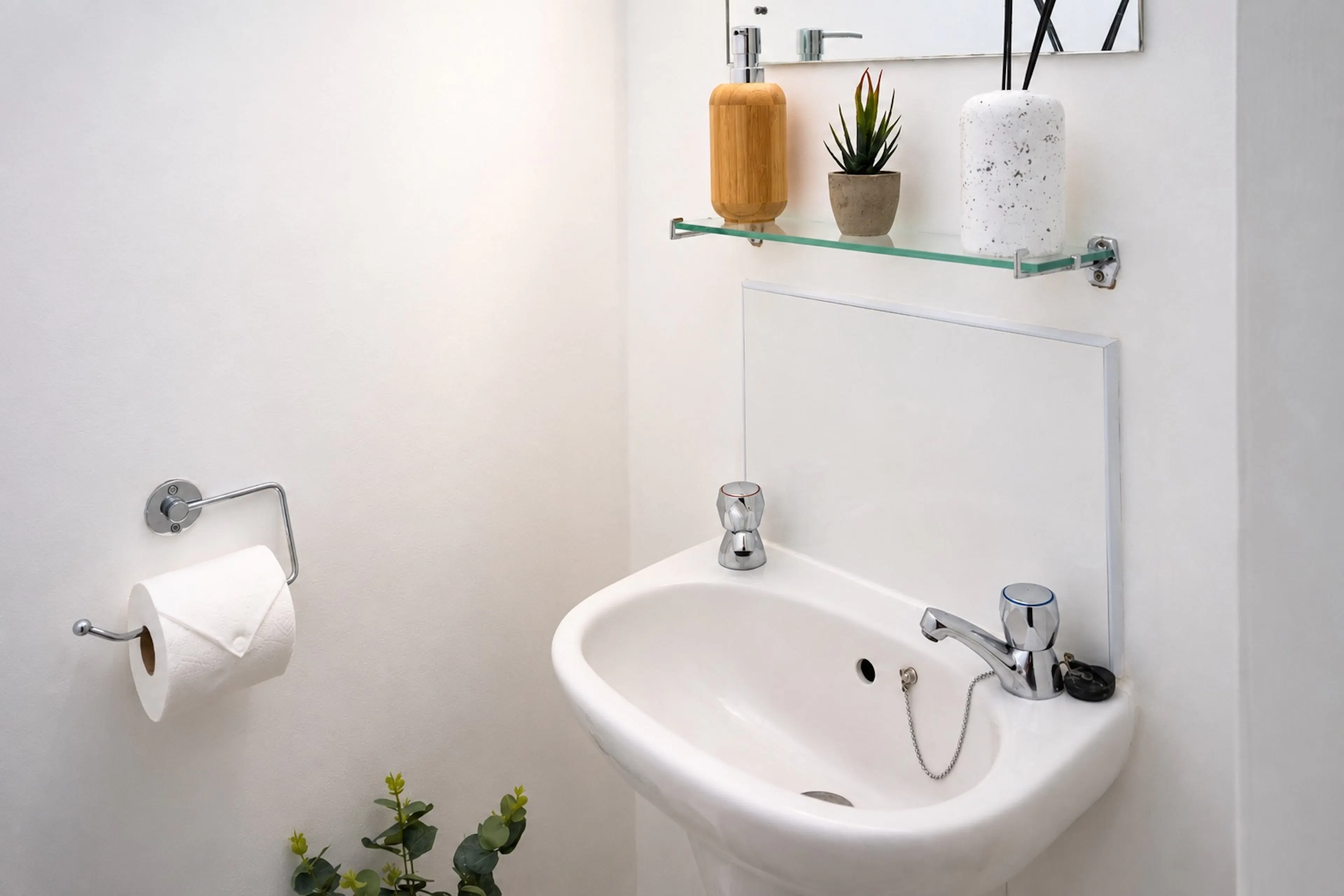 Double Ensuites BATHROOM 1