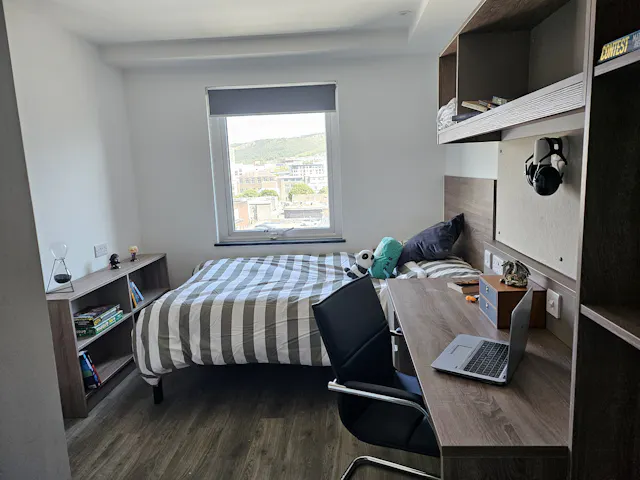 Standard Ensuite room image 2