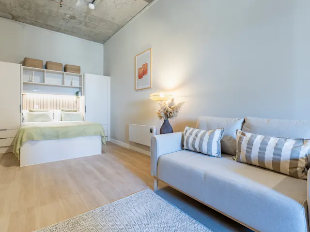 Stretch Studio Apartment Plus room image 1