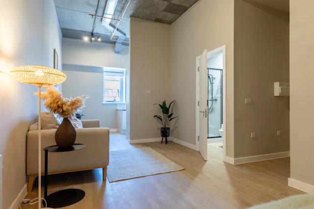 Stretch Studio Apartment Plus room image 6