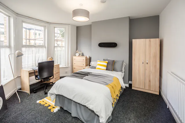 Student House with Game Room room image 1