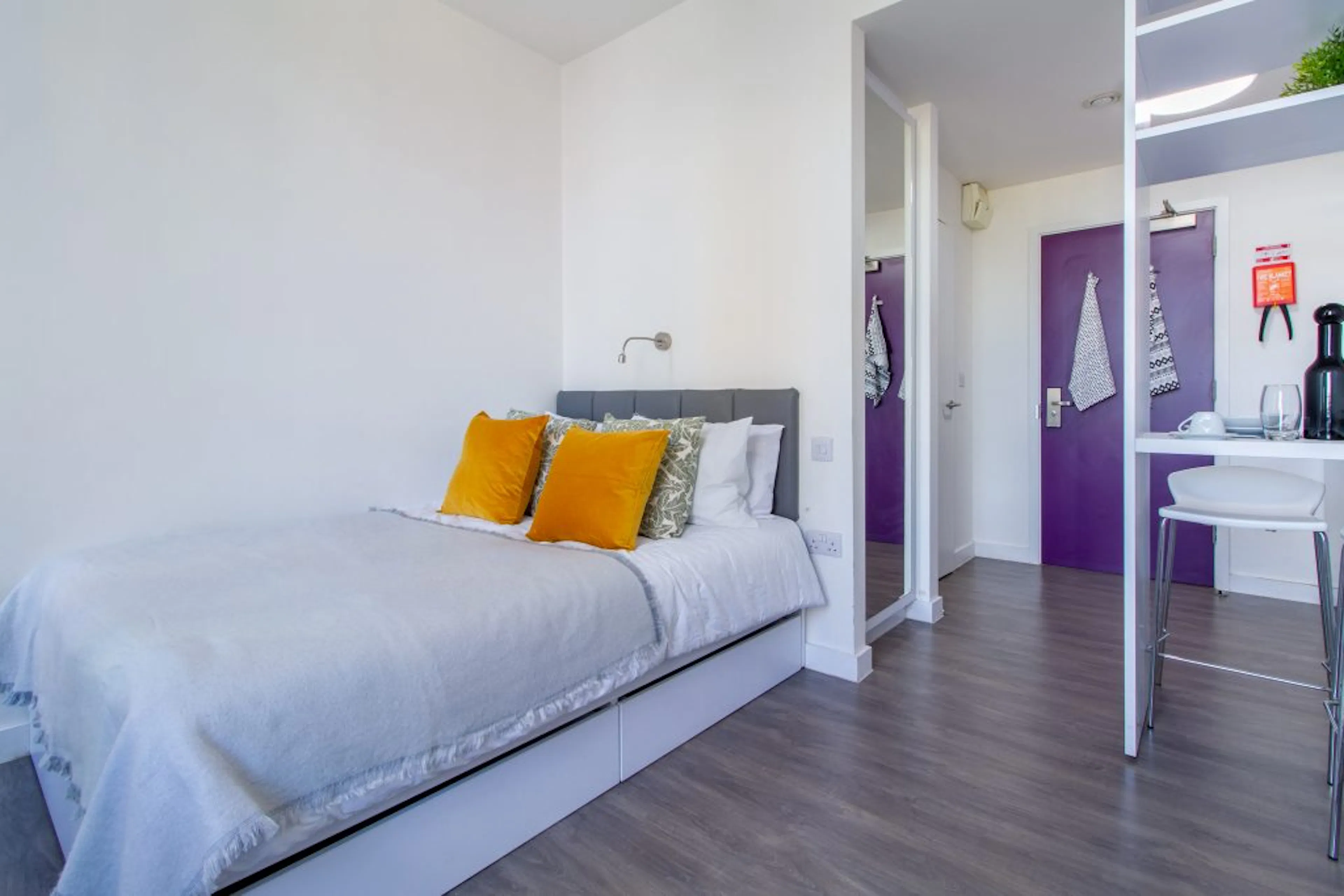 Platinum Studio ROOM 2