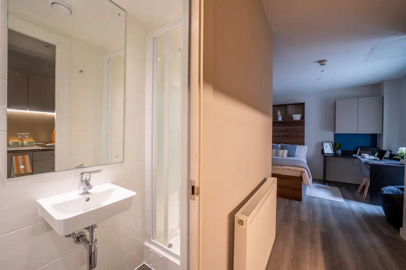 Property video thumbnail 1