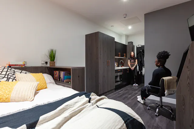 true Studio room image 1