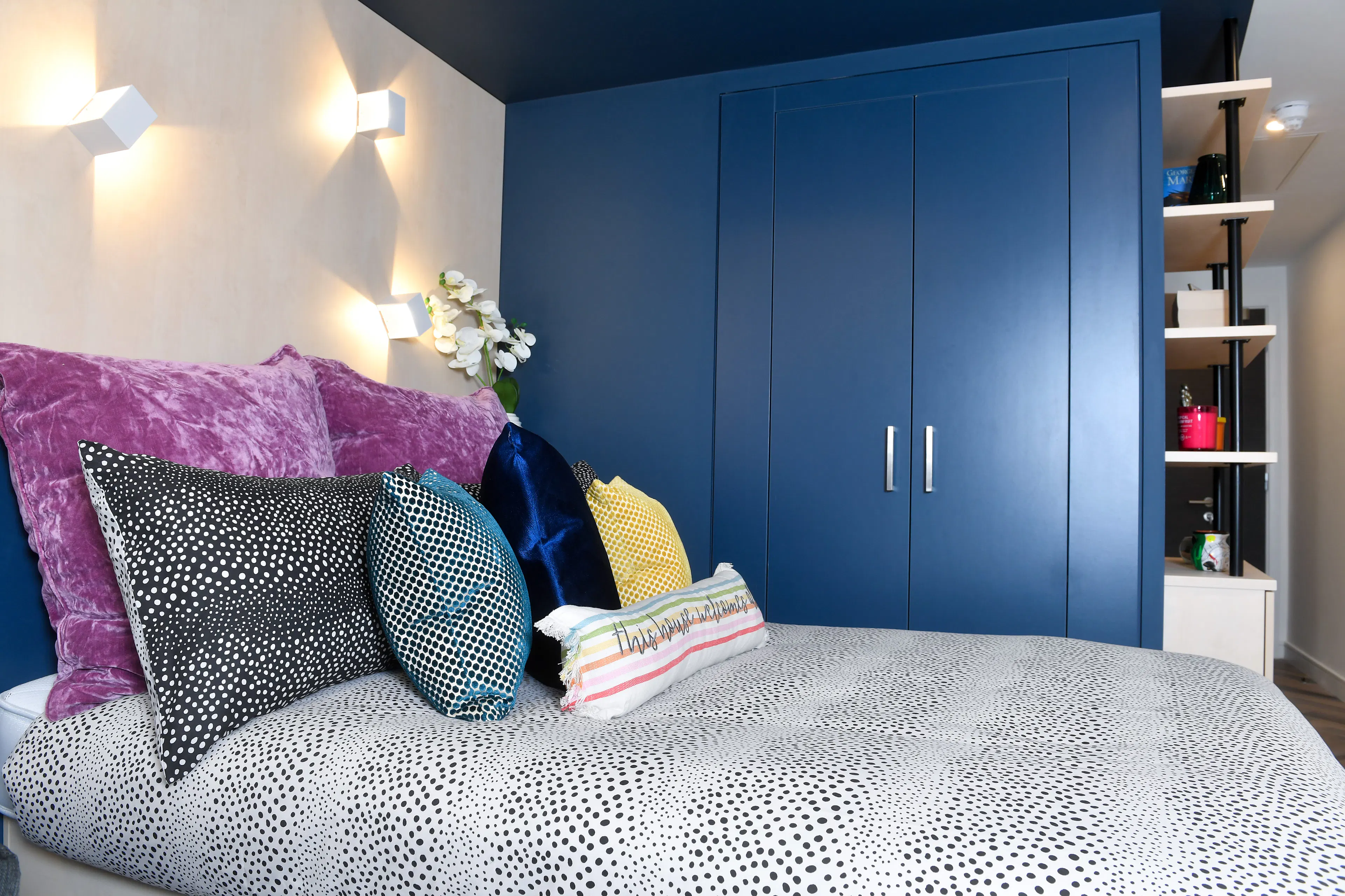 ROOM ROOM 2