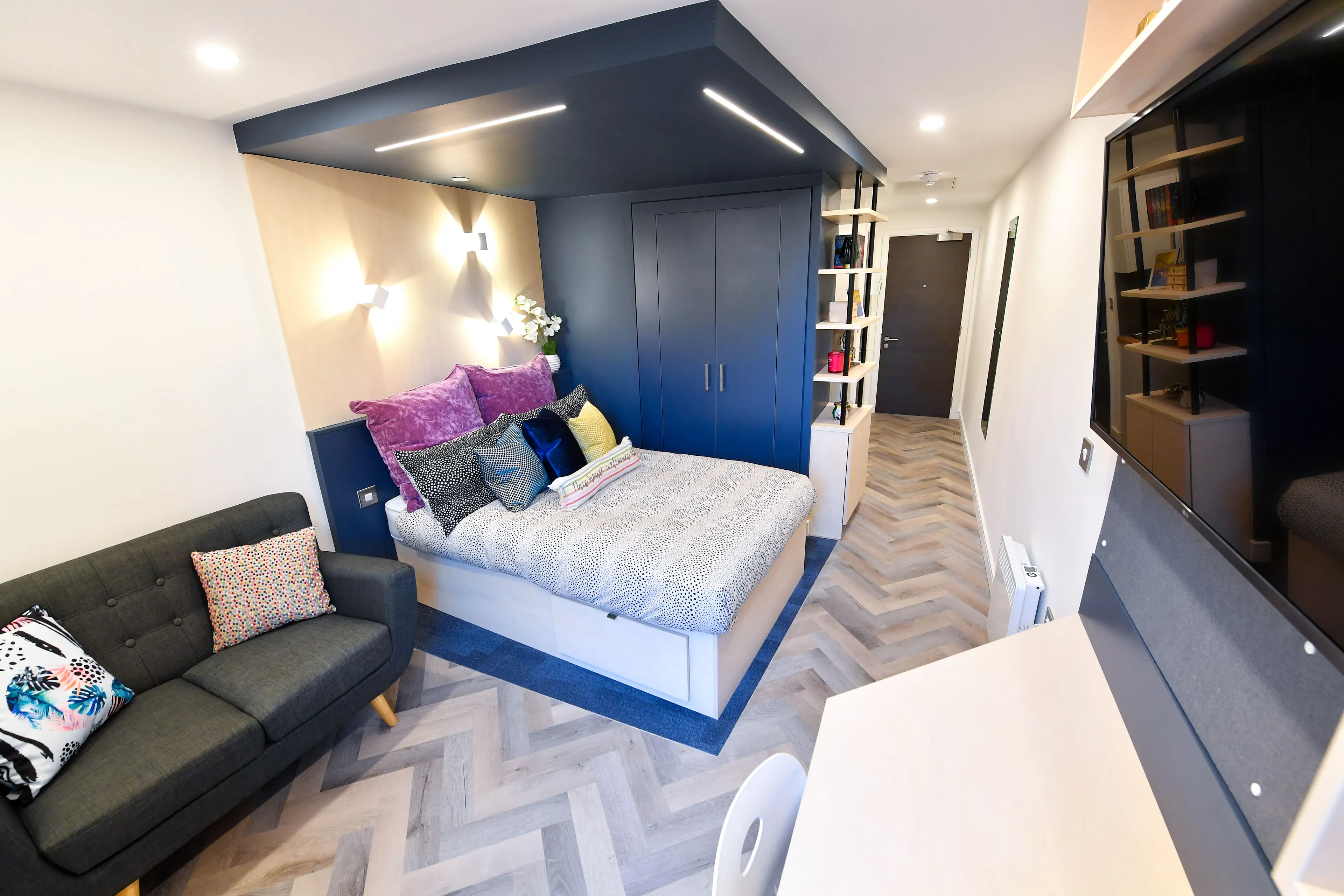 ROOM ROOM 1