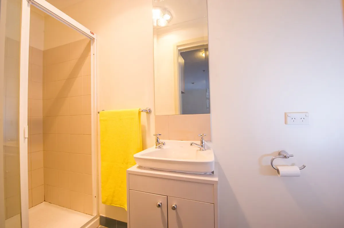 Studio Apartment BATHROOM