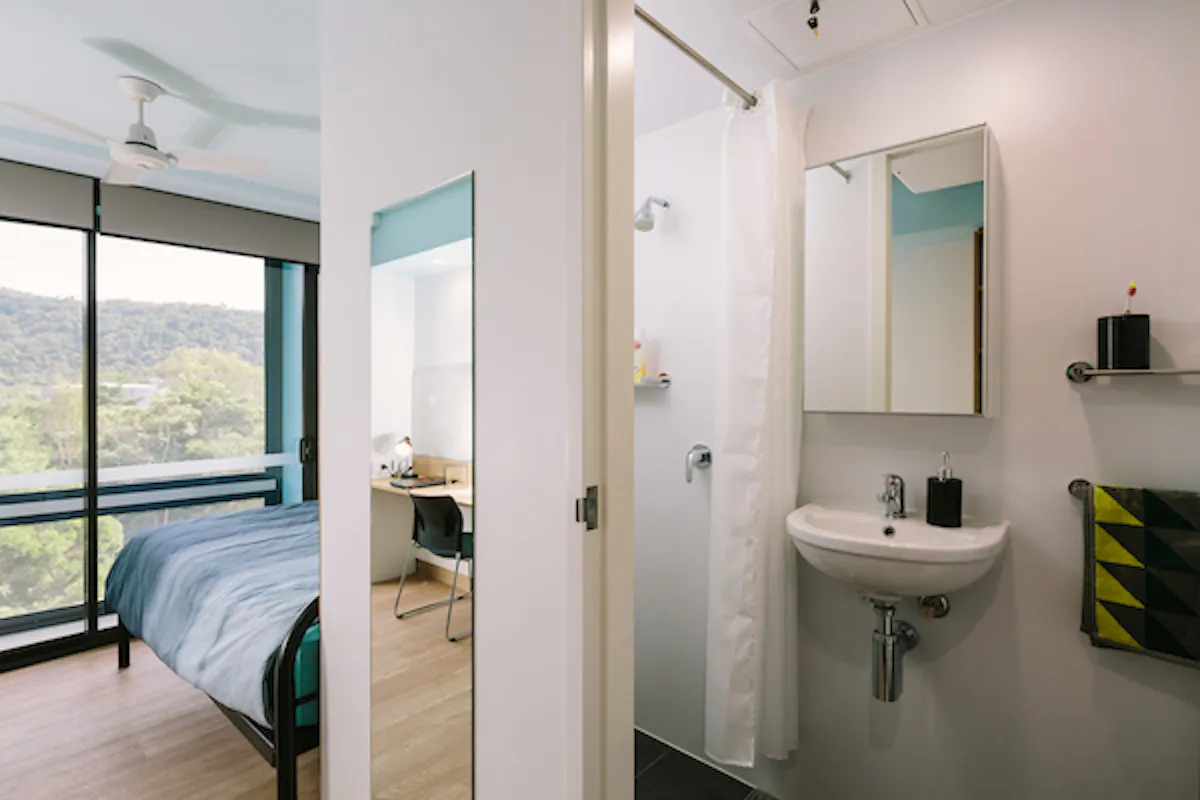Studio with Balcony ROOM