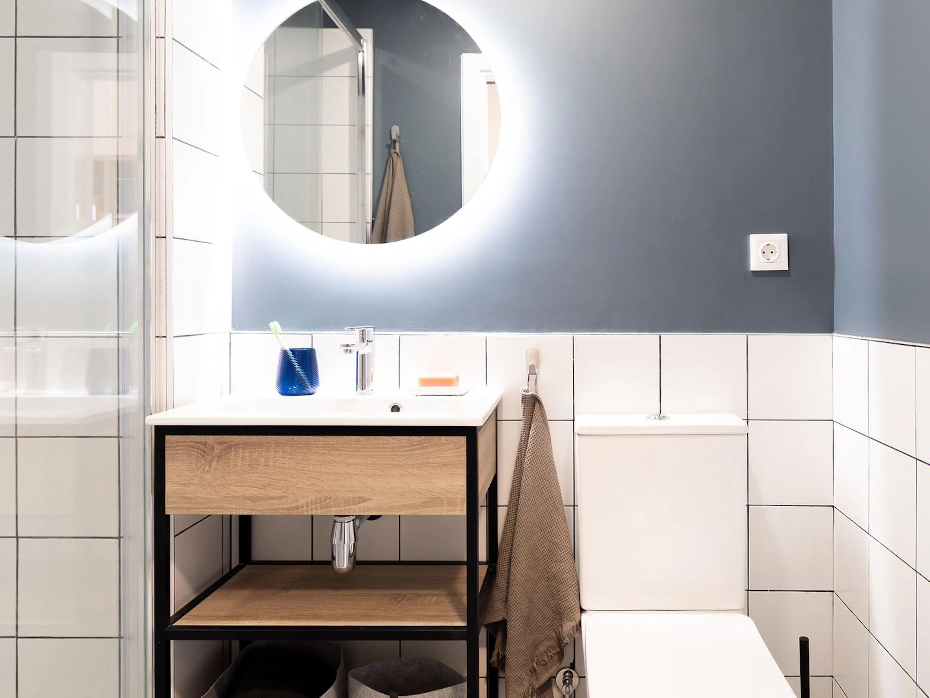 Studio BATHROOM 3