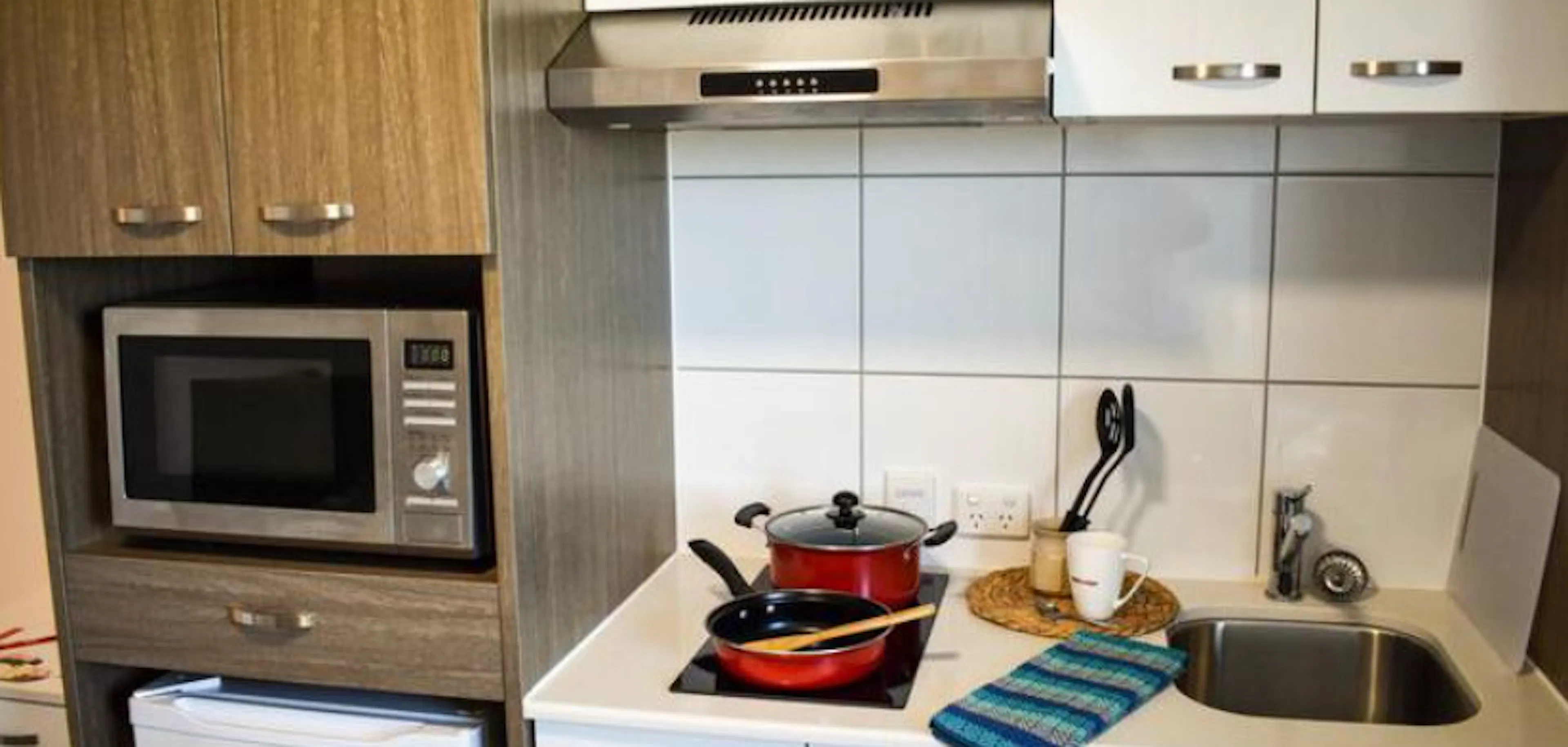 Premium Studio KITCHEN 1
