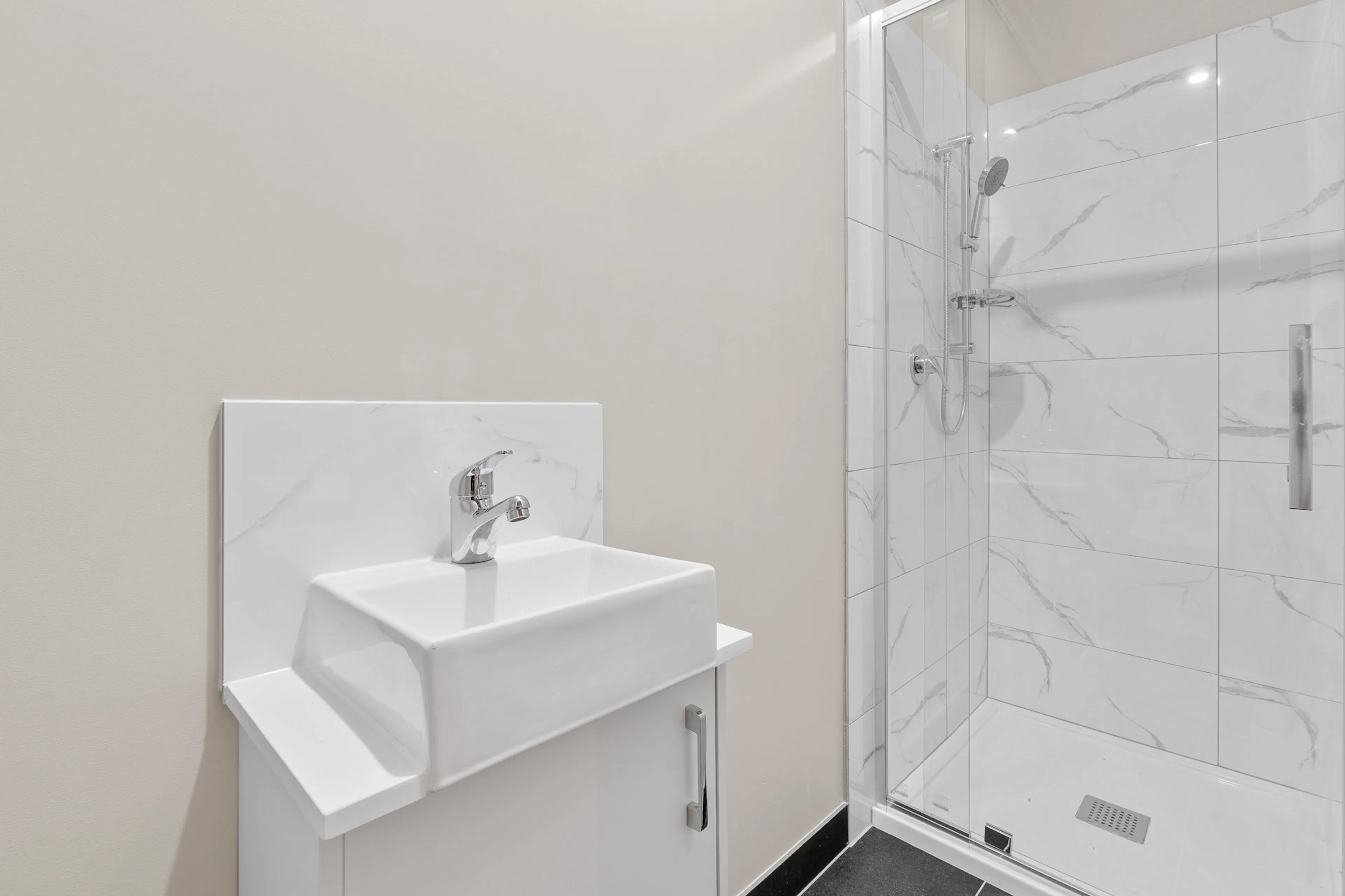 Double Studio BATHROOM 4