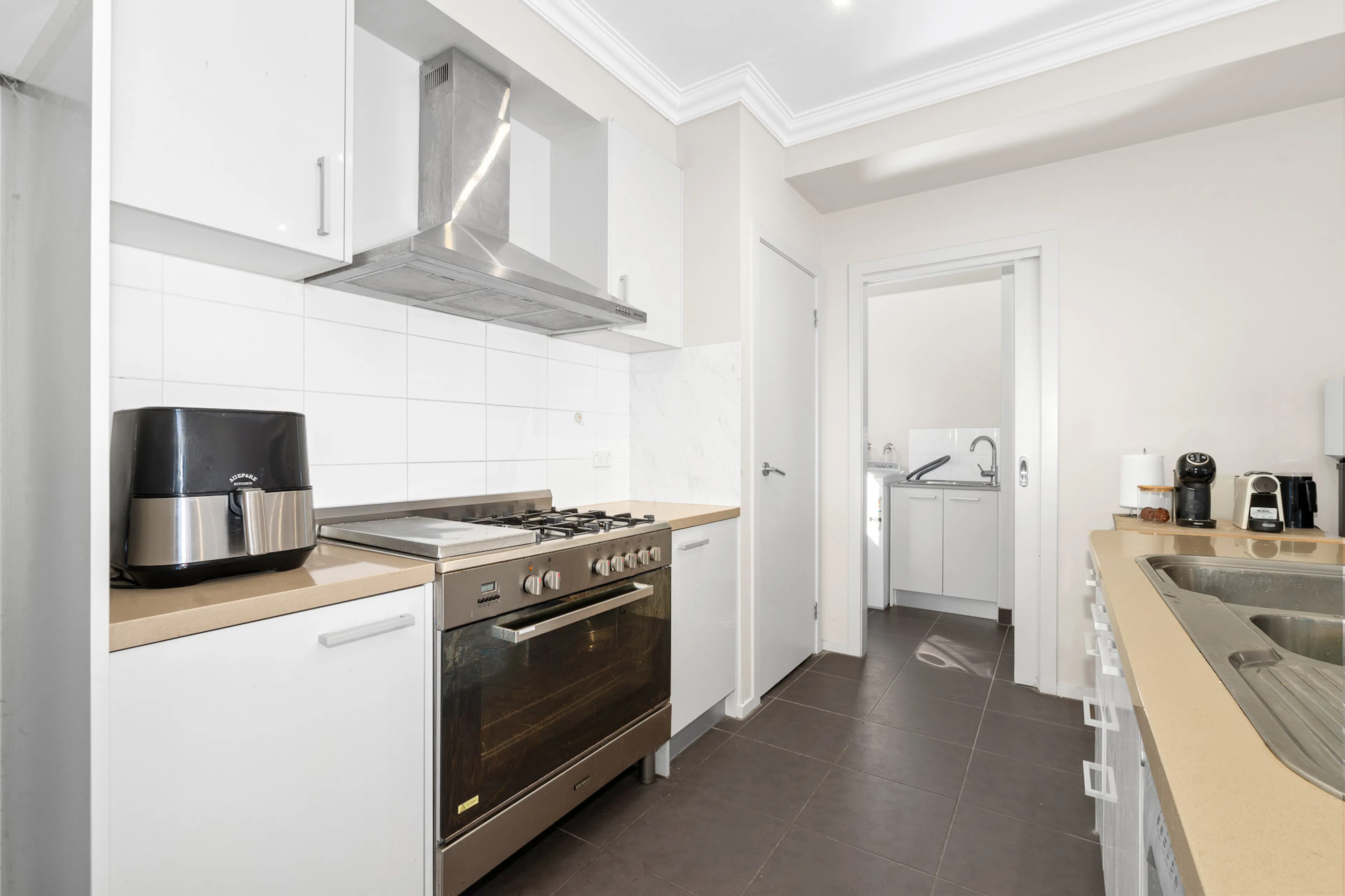Double Studio KITCHEN 1