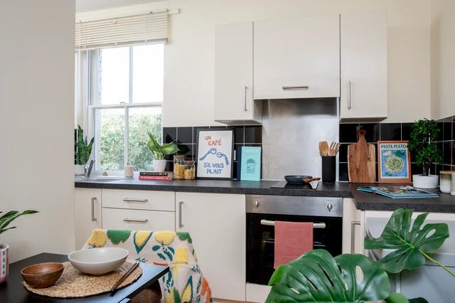 Studio Extra Large Standard Double