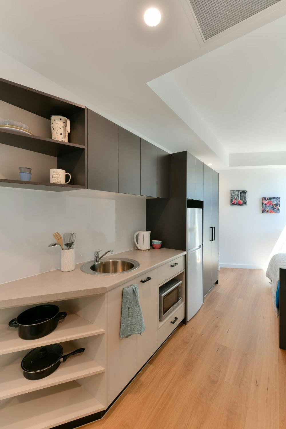 unilodge-toowong-brisbane-Studio Long Internal High