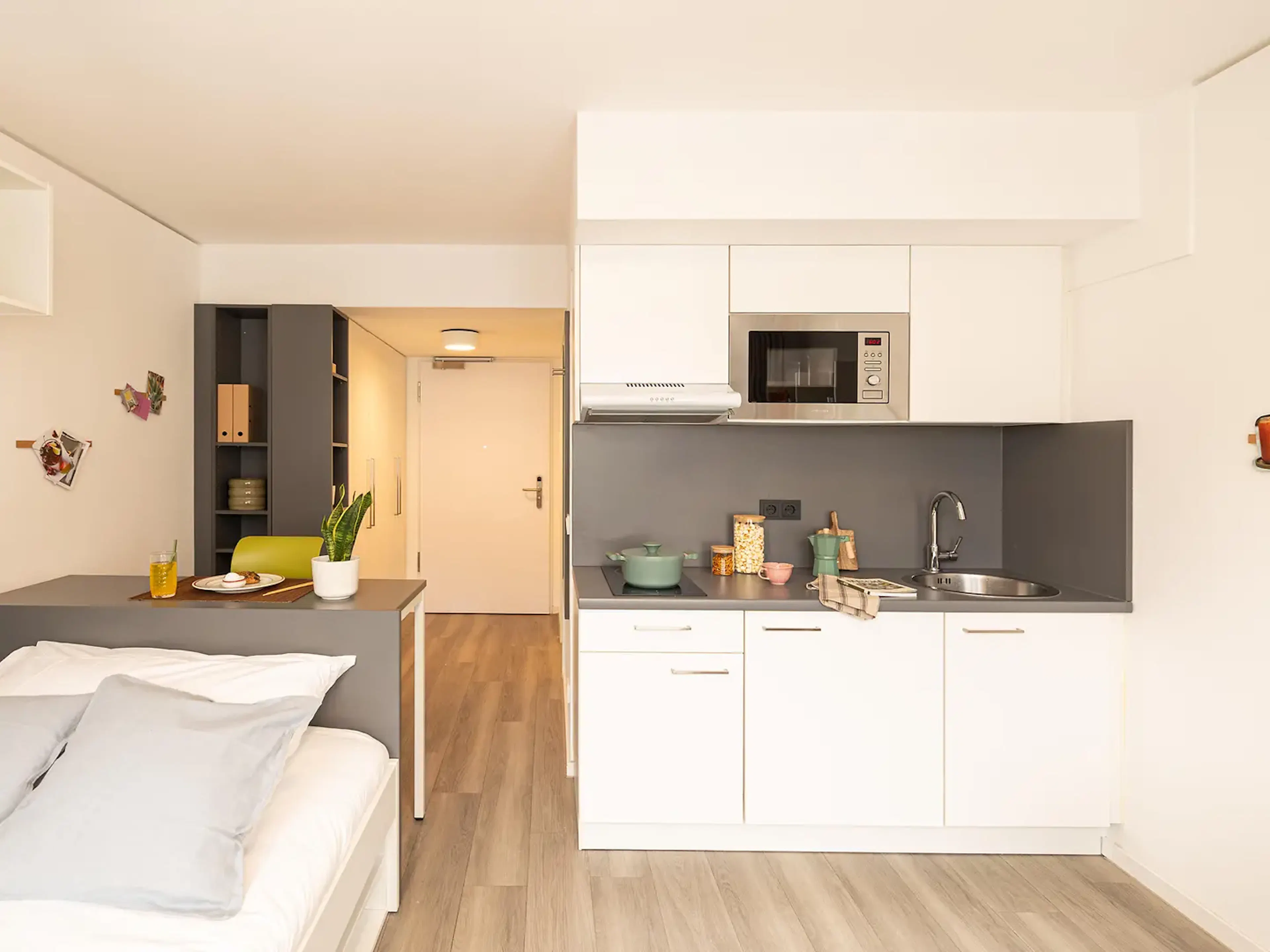 Studio Medium Gold KITCHEN 2