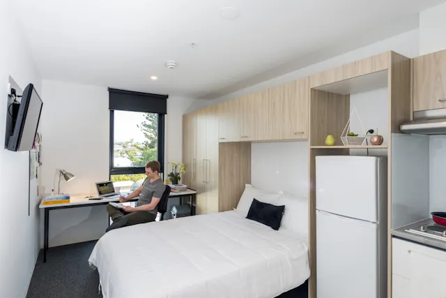 Studio Medium room image 1