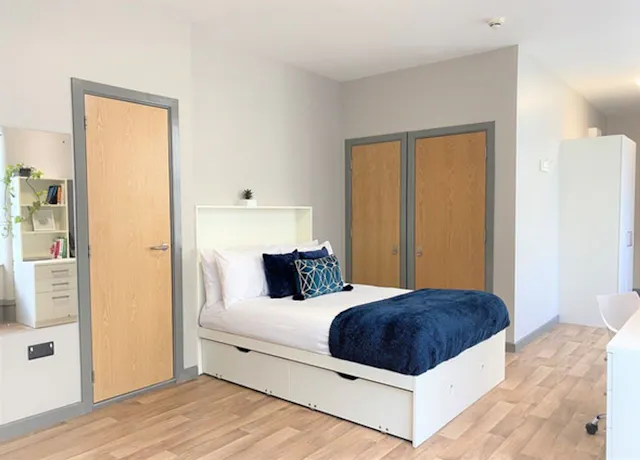 Studio-Platinum Plus room image 2